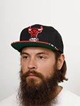 Бейсболка MITCHELL NESS арт. 6HSSMM19455-CBUBKRD Chicago Bulls NBA (черный / красный)